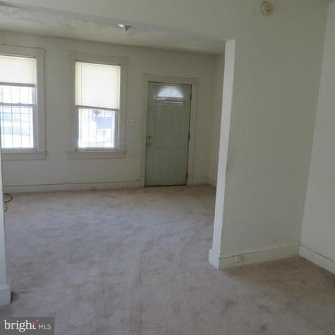318 Raleigh Street Southeast Washington, DC 20032 - Photo 6 of 18 Living Room