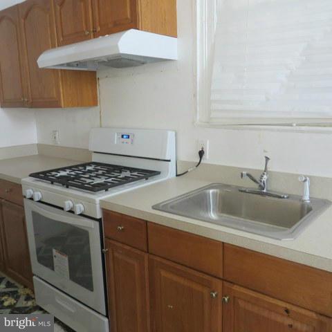 318 Raleigh Street Southeast Washington, DC 20032 - Photo 7 of 18 Kitchen