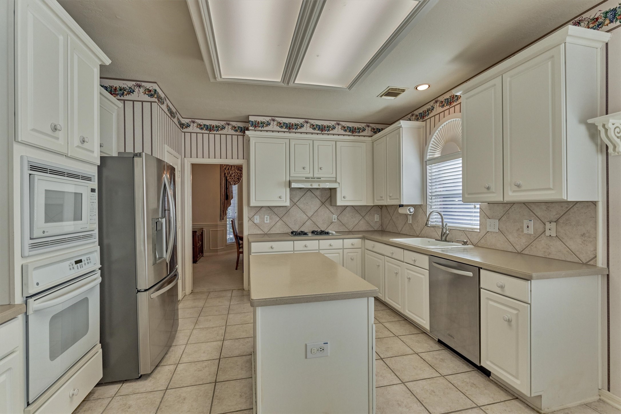 3406 Stone Ivory Court Spring, TX 77388 - Photo 2 of 43