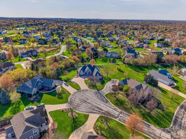 $899,000 | W132-n6509 West View Court, Menomonee Falls, WI 53051