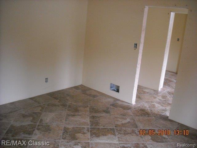 13215 Hunt Road Memphis, MI 48041 - Photo 6 of 8 Hunt 13215, 2-5-10 (23).JPG