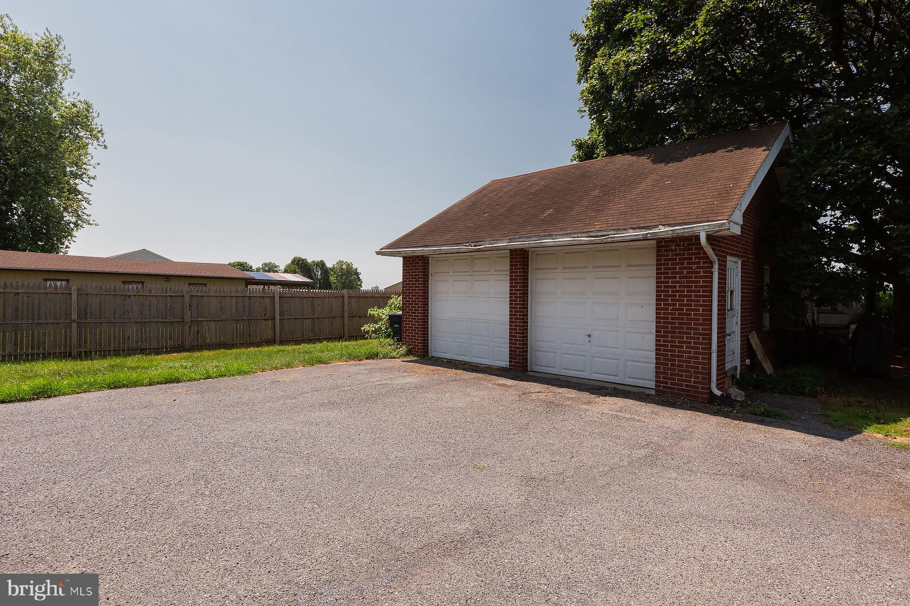 286 Newport Road Leola, PA 17540 - Photo 3 of 40 Gallery Image 3