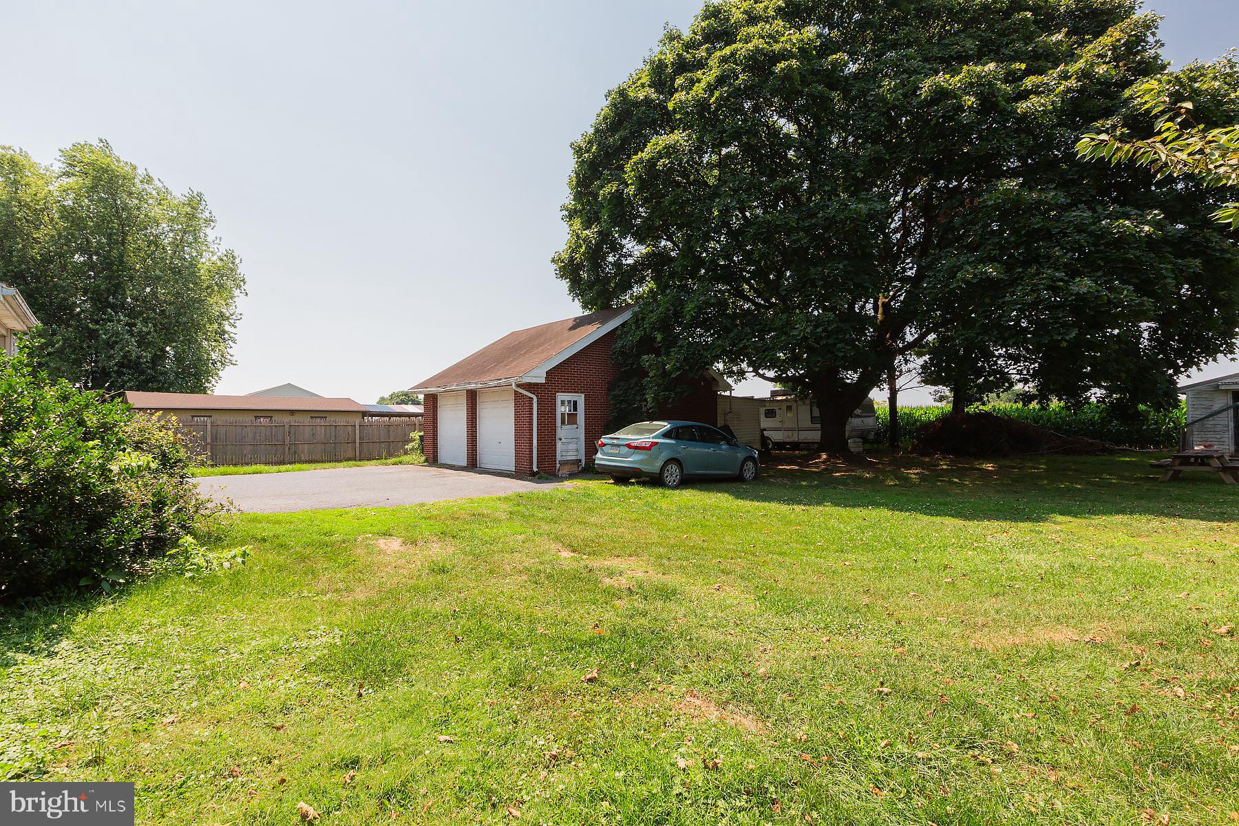 286 Newport Road Leola, PA 17540 - Photo 4 of 40 Gallery Image 4