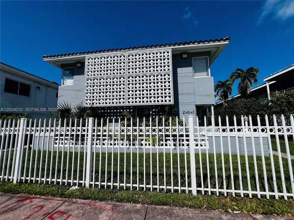 $2,450 | 2045 Calais Drive, Unit 3, Miami Beach, FL 33141