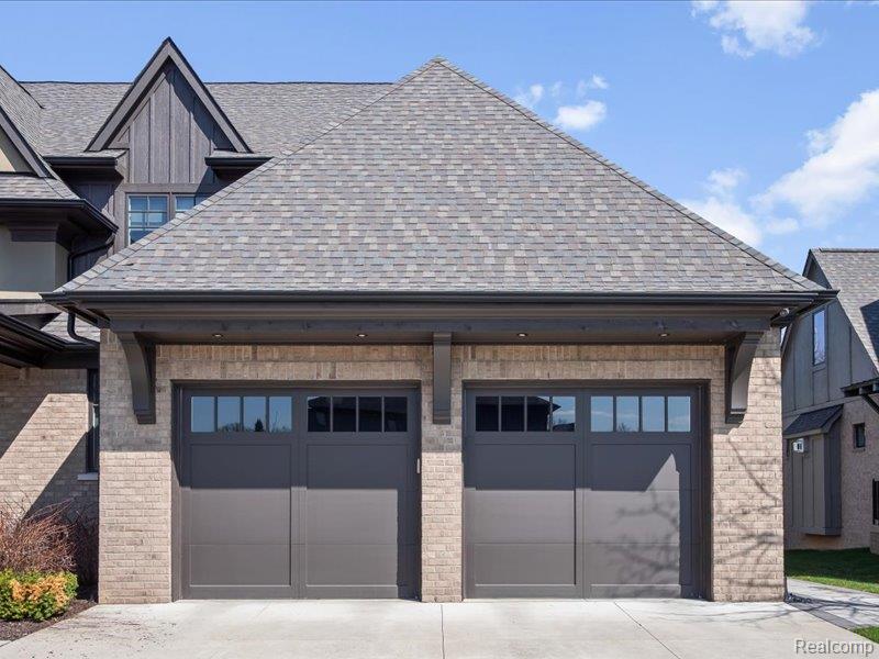 3824 Poppleton Street Troy, MI 48084 - Photo 50 of 51 Garage with concrete driveway