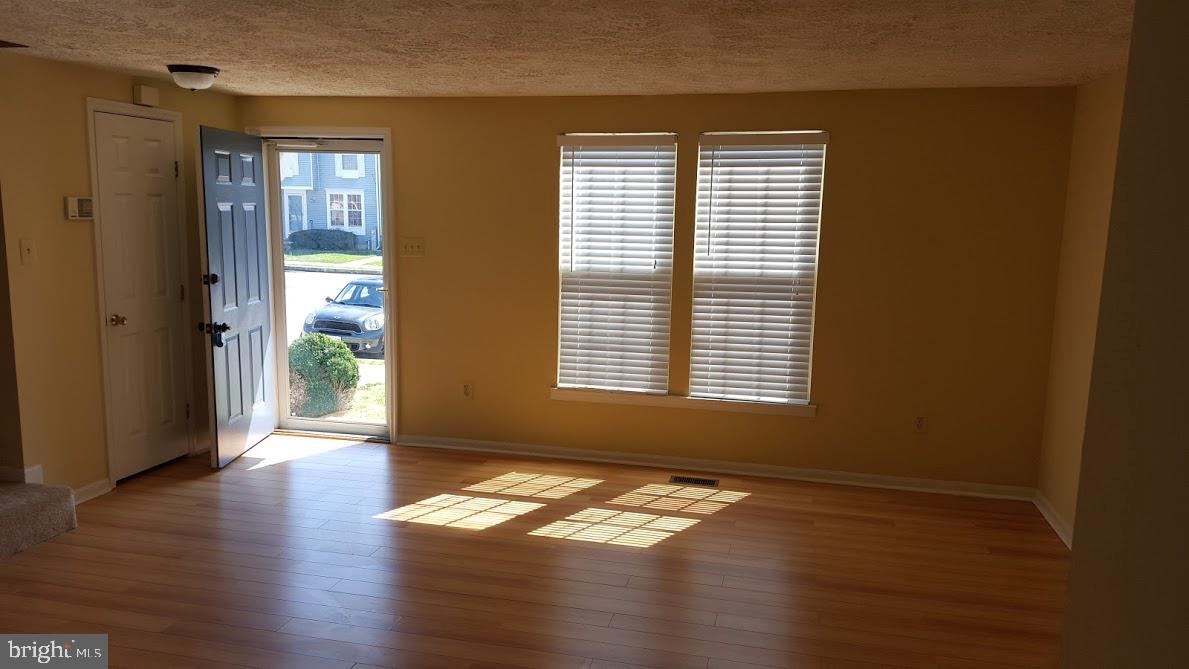 44 Triple Crown Baltimore, MD 21244 - Photo 4 of 15