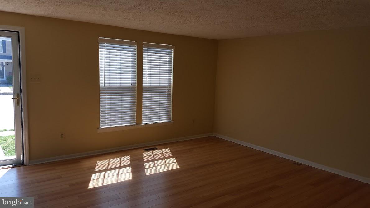 44 Triple Crown Baltimore, MD 21244 - Photo 5 of 15