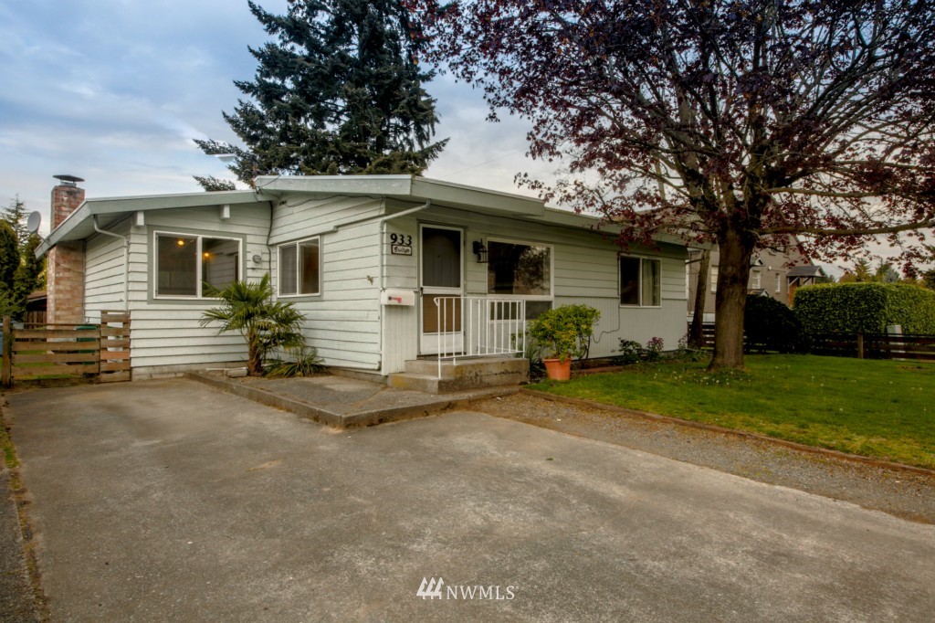 933 Edmonds Avenue Northeast Renton, WA 98056 - Photo 1 of 23