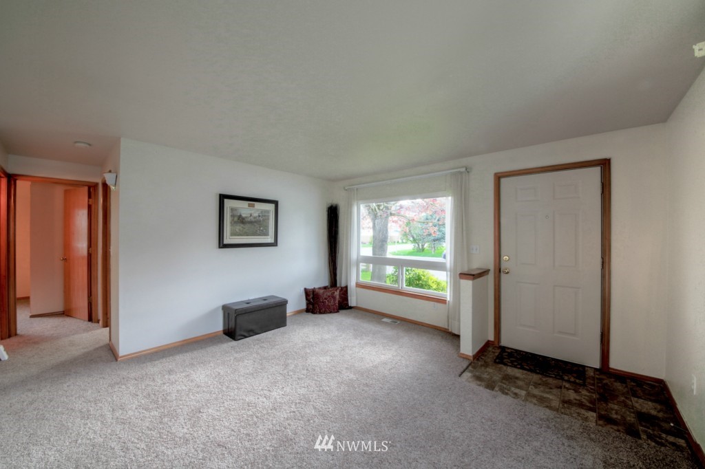933 Edmonds Avenue Northeast Renton, WA 98056 - Photo 11 of 23