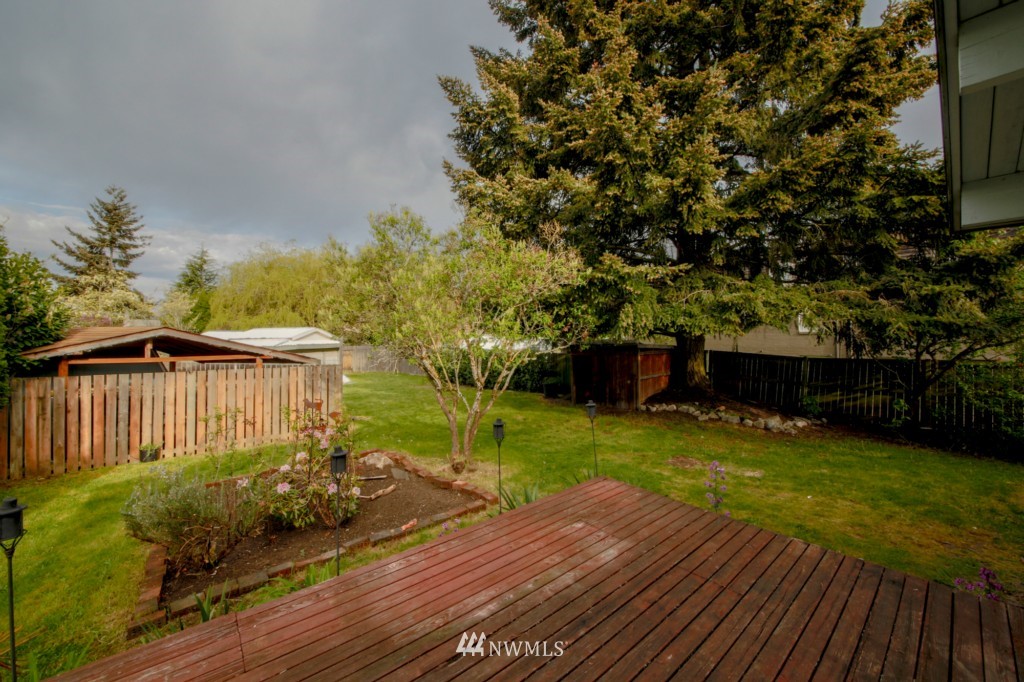 933 Edmonds Avenue Northeast Renton, WA 98056 - Photo 20 of 23