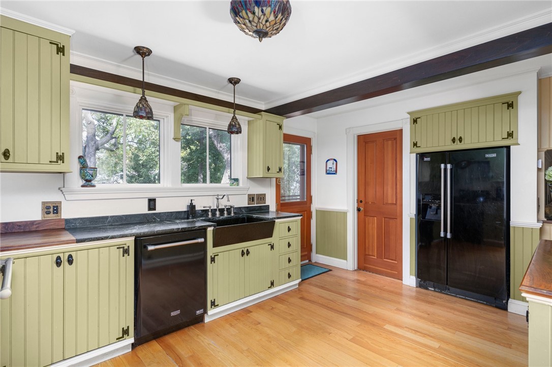 401 Tower Hill Road North Kingstown, RI 02852 - Photo 16 of 40