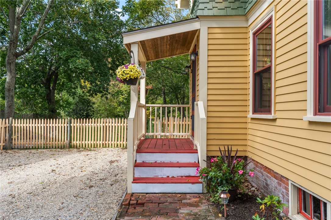 401 Tower Hill Road North Kingstown, RI 02852 - Photo 3 of 40