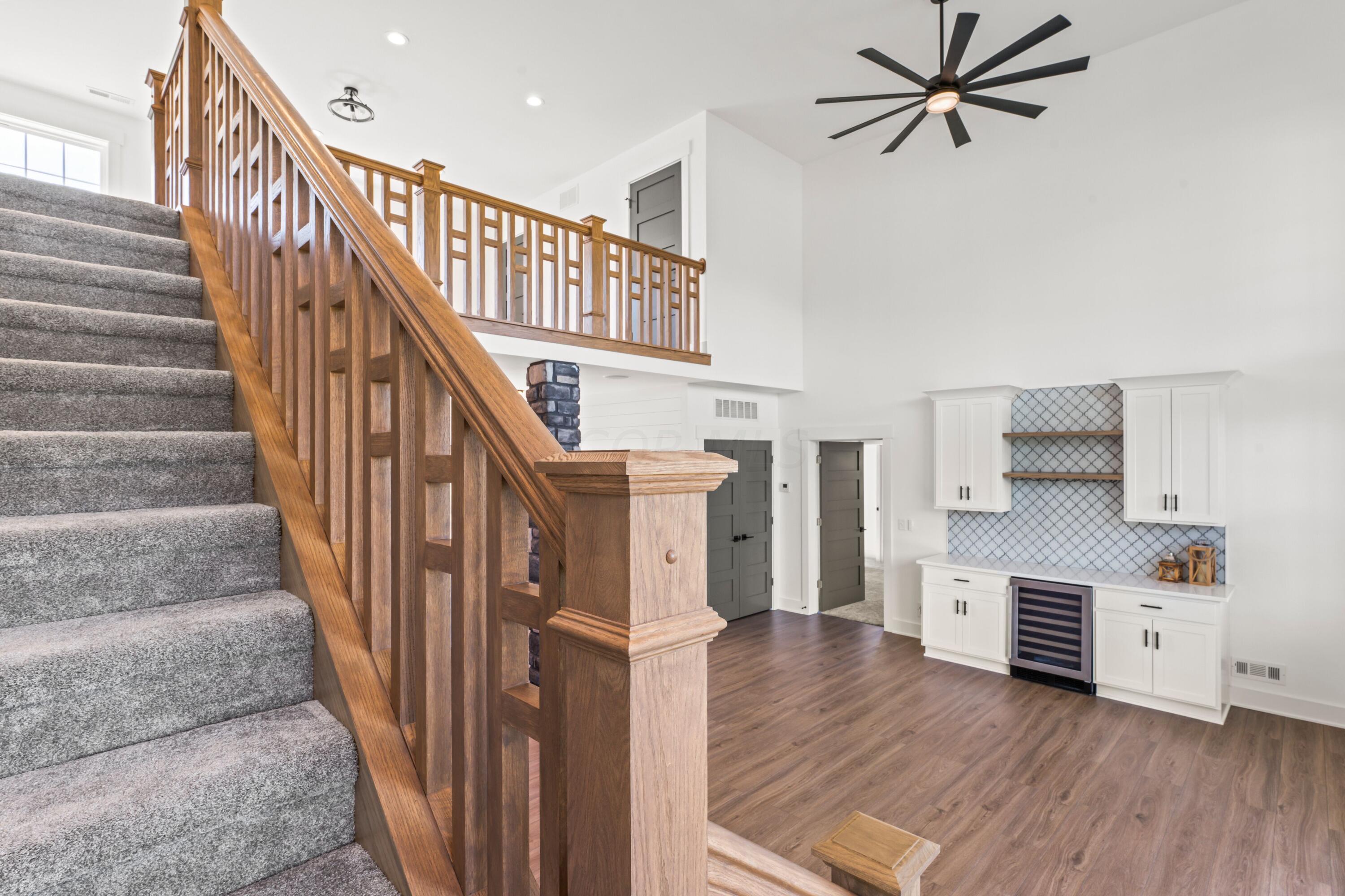 28305 Chestnut Ridge Road Danville, OH 43014 - Photo 24 of 50 Custom Staircase