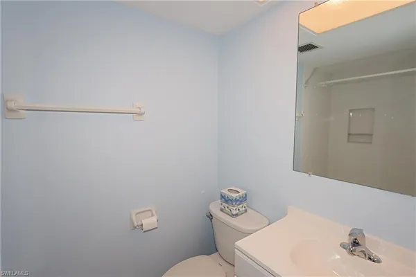 $2,050 | 13 High Point Circle North, Unit 209, Naples, FL 34103