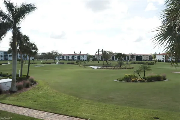 $2,050 | 13 High Point Circle North, Unit 209, Naples, FL 34103