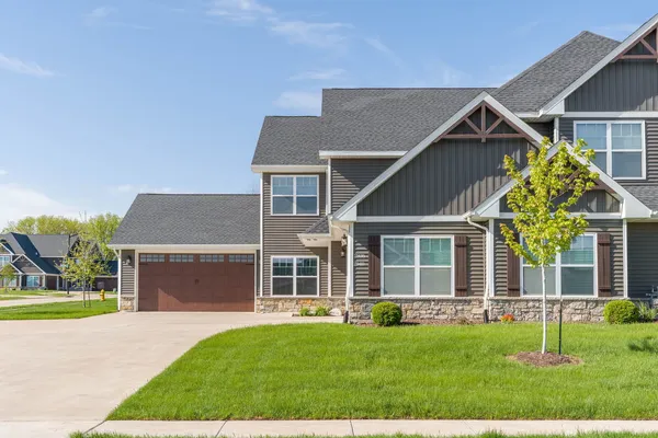 $269,900 | 2940 Mary Leigh Drive, Bettendorf, IA 52722