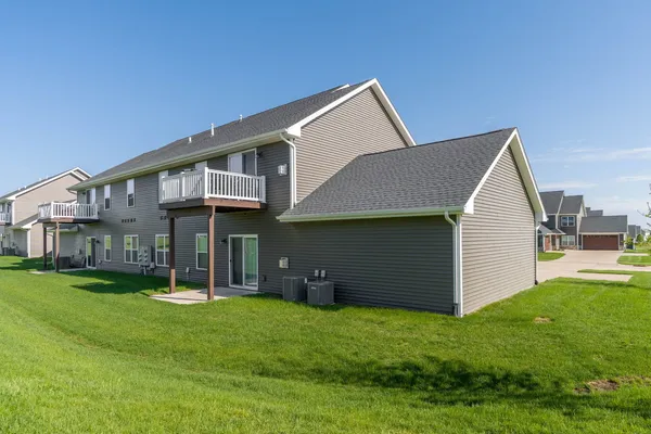 $269,900 | 2940 Mary Leigh Drive, Bettendorf, IA 52722