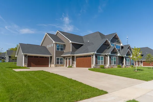 $269,900 | 2940 Mary Leigh Drive, Bettendorf, IA 52722