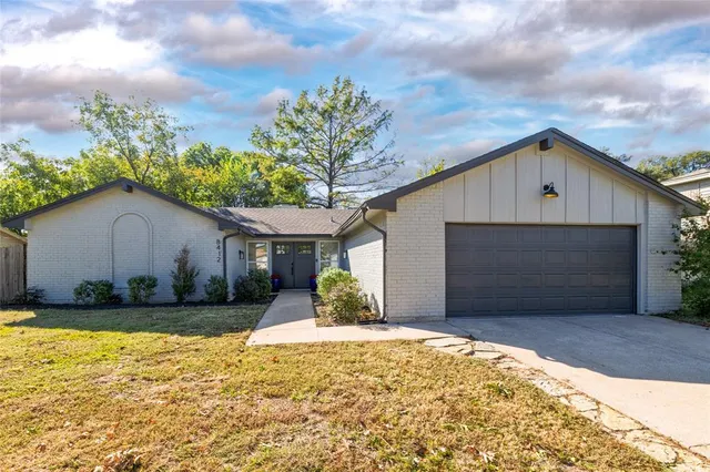 $375,000 | 8412 Glenann Drive, North Richland Hills, TX 76182