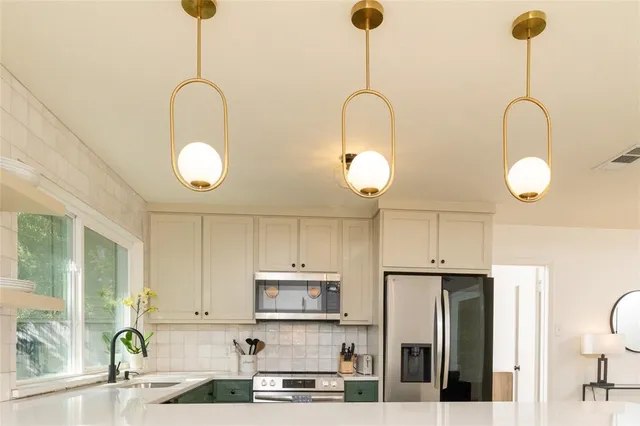 $375,000 | 8412 Glenann Drive, North Richland Hills, TX 76182