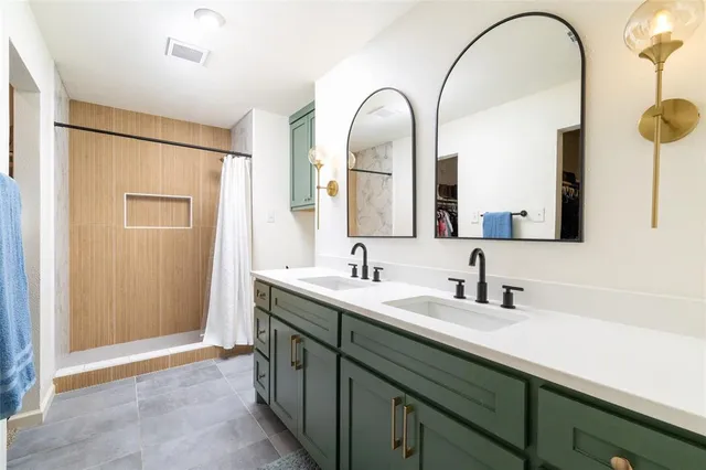 $375,000 | 8412 Glenann Drive, North Richland Hills, TX 76182