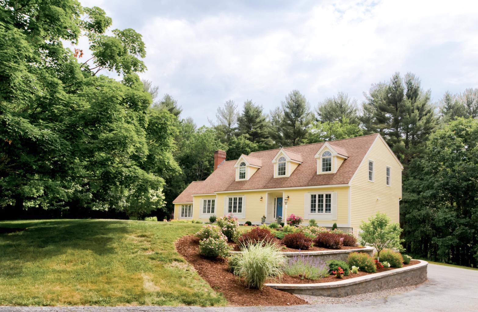 16 Karen Road Windham, NH 03087 - Photo 1 of 37