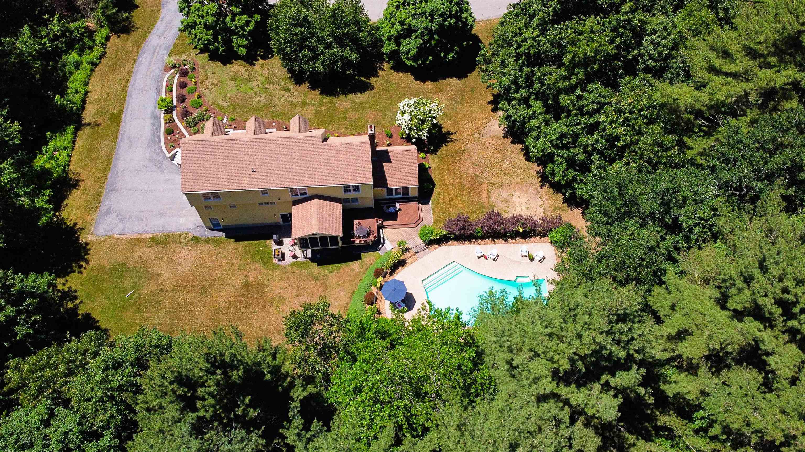 16 Karen Road Windham, NH 03087 - Photo 29 of 37