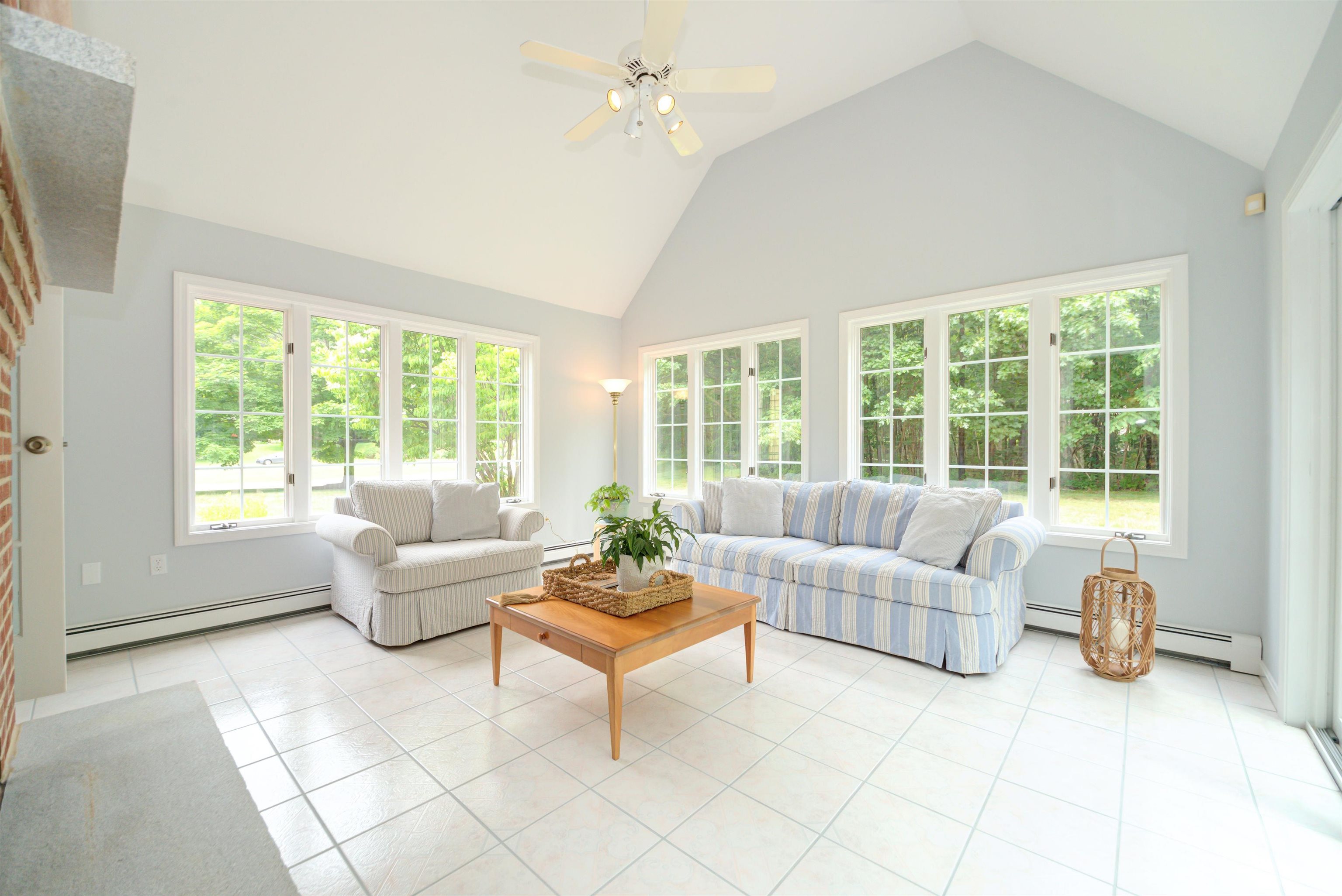 16 Karen Road Windham, NH 03087 - Photo 8 of 37
