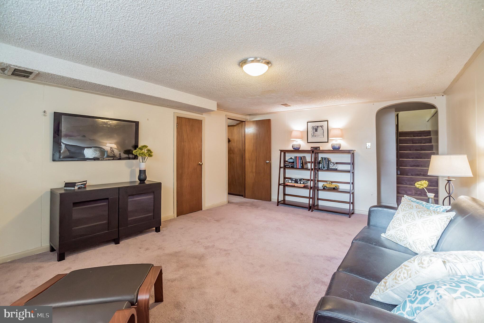 917 Murdoch Road Philadelphia, PA 19150 - Photo 14 of 18 Gallery Image 14