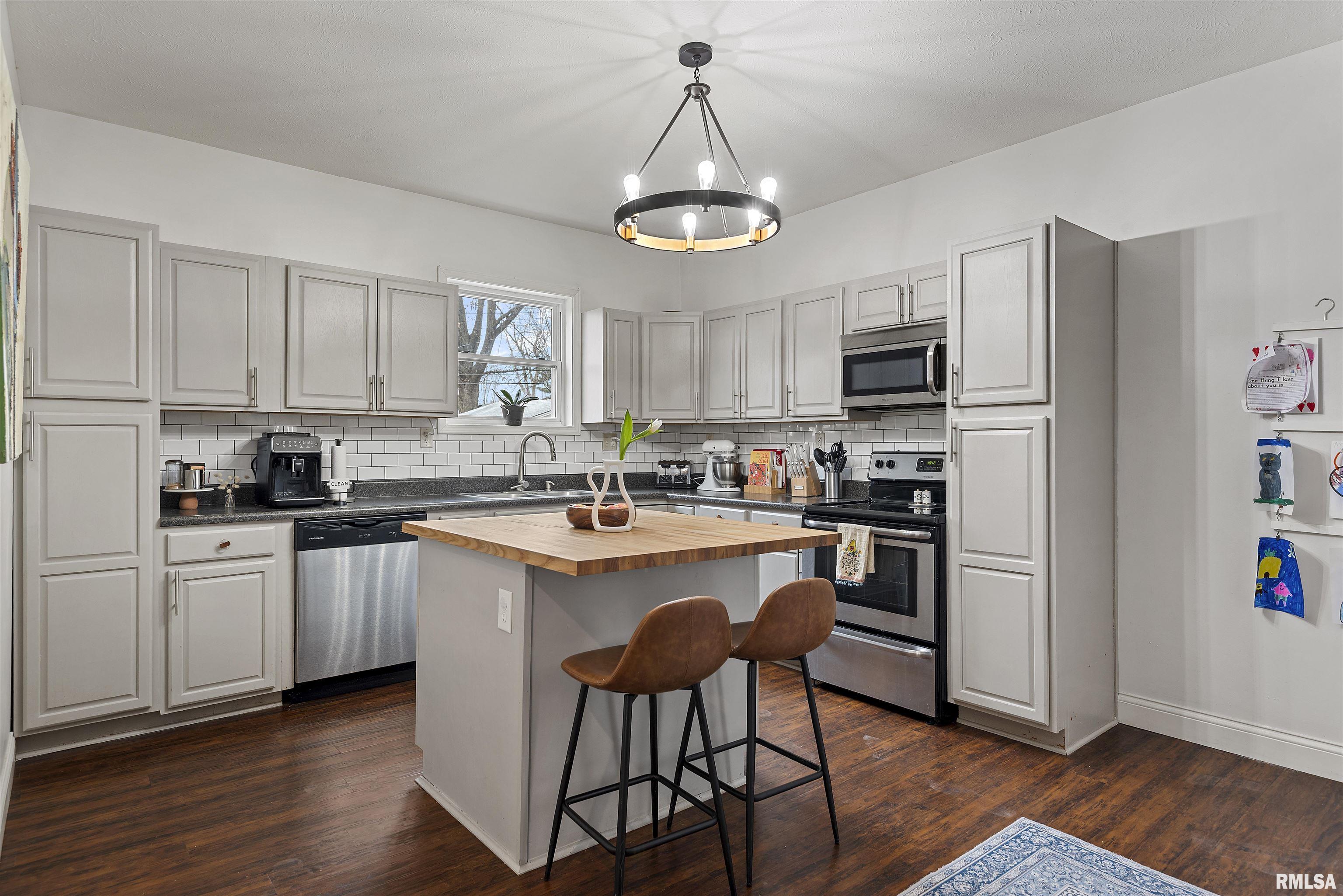 709 South Douglas Avenue Springfield, IL 62704 - Photo 13 of 39