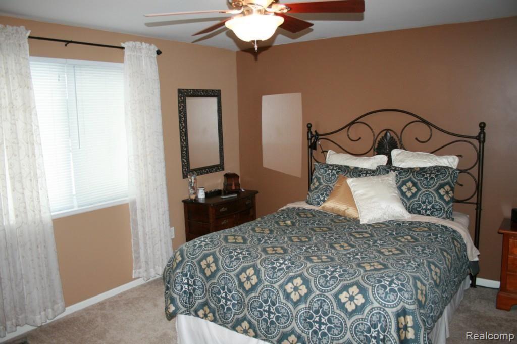 9235 Kestrel Ridge Road Brighton, MI 48116 - Photo 14 of 17 9 master.jpg