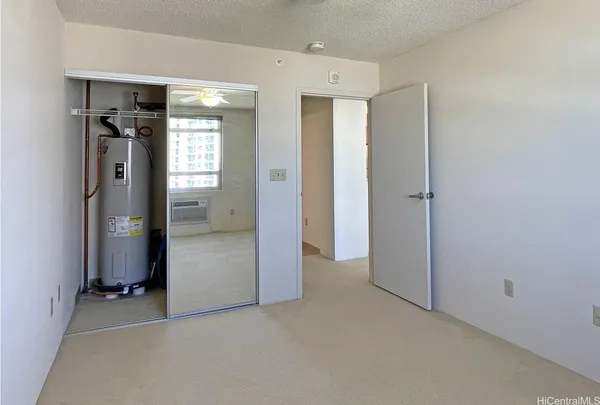 $2,095 | 1315 Kalakaua Avenue, Unit 2101, Honolulu, HI 96826