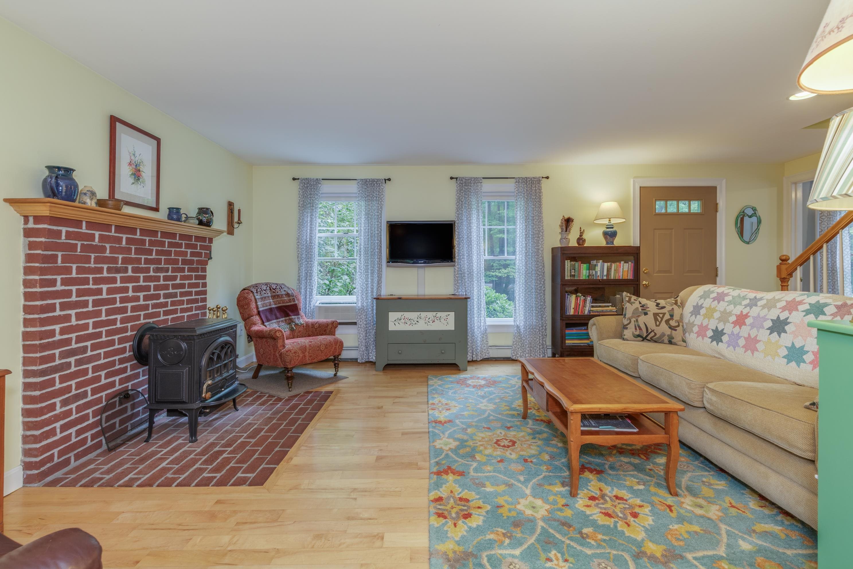 834 Borough Road Pembroke, NH 03275 - Photo 13 of 47