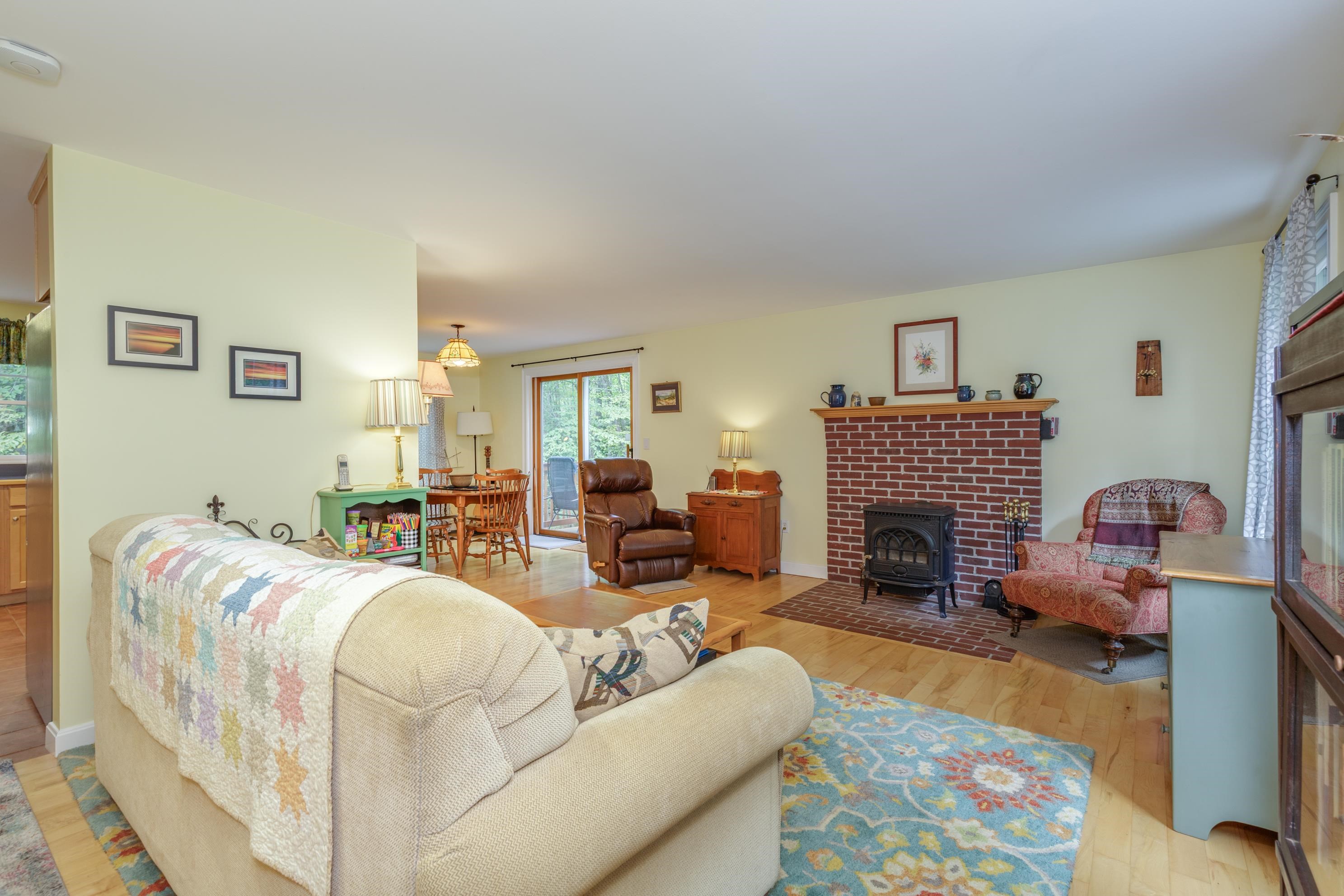 834 Borough Road Pembroke, NH 03275 - Photo 14 of 47