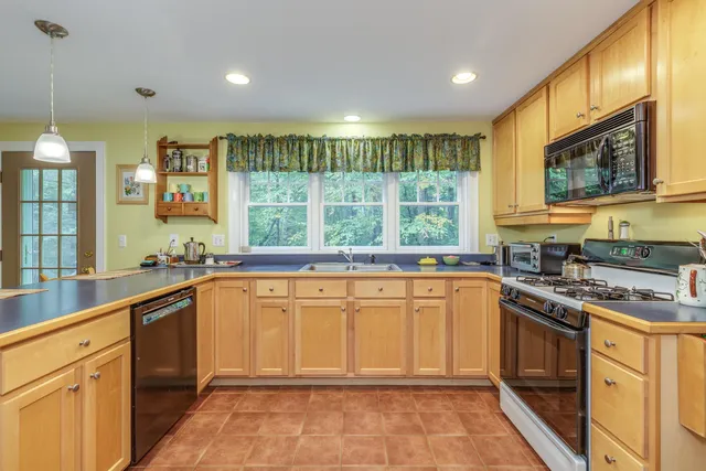 $524,900 | 834 Borough Road, Pembroke, NH 03275