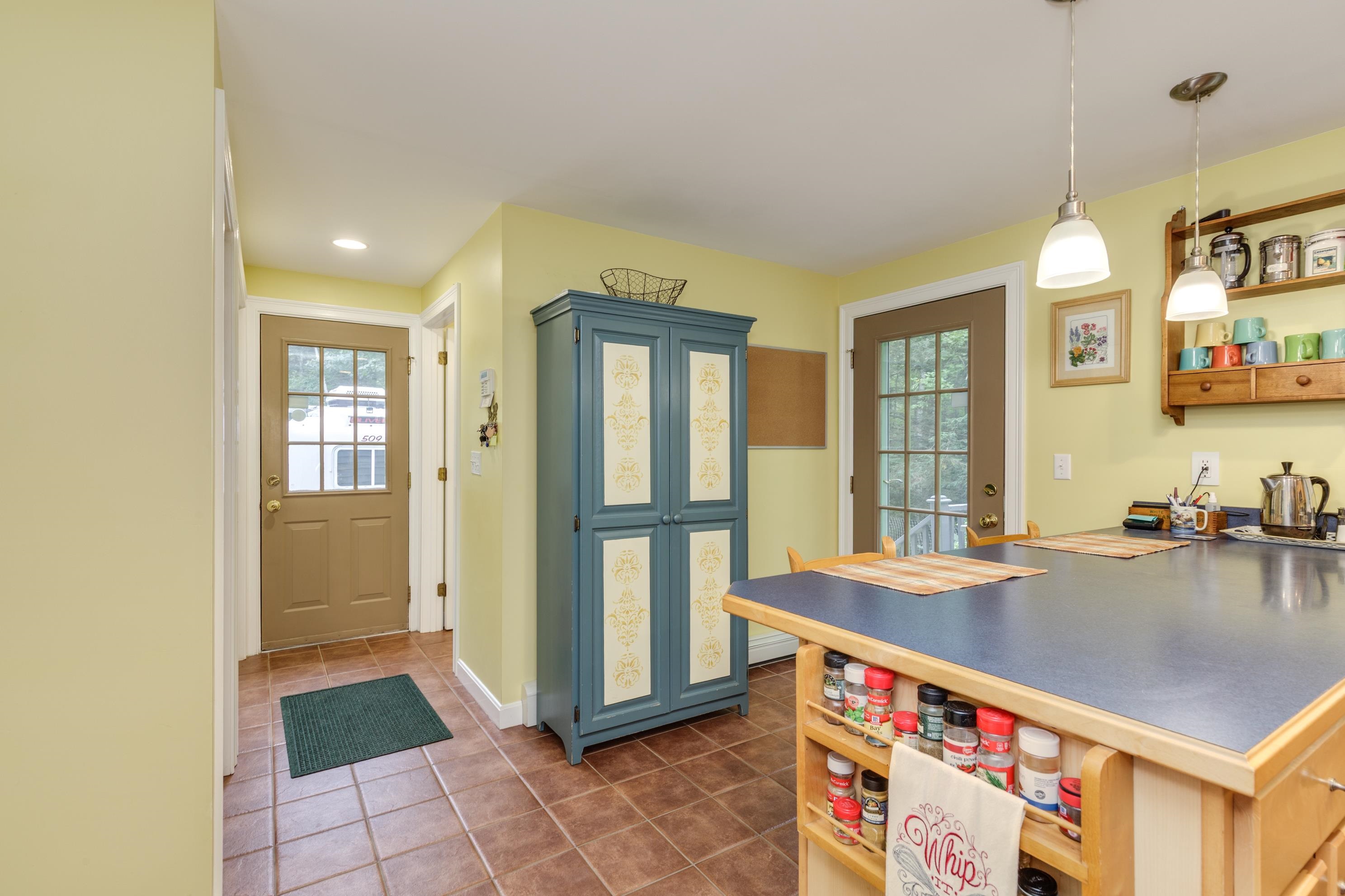 834 Borough Road Pembroke, NH 03275 - Photo 5 of 47