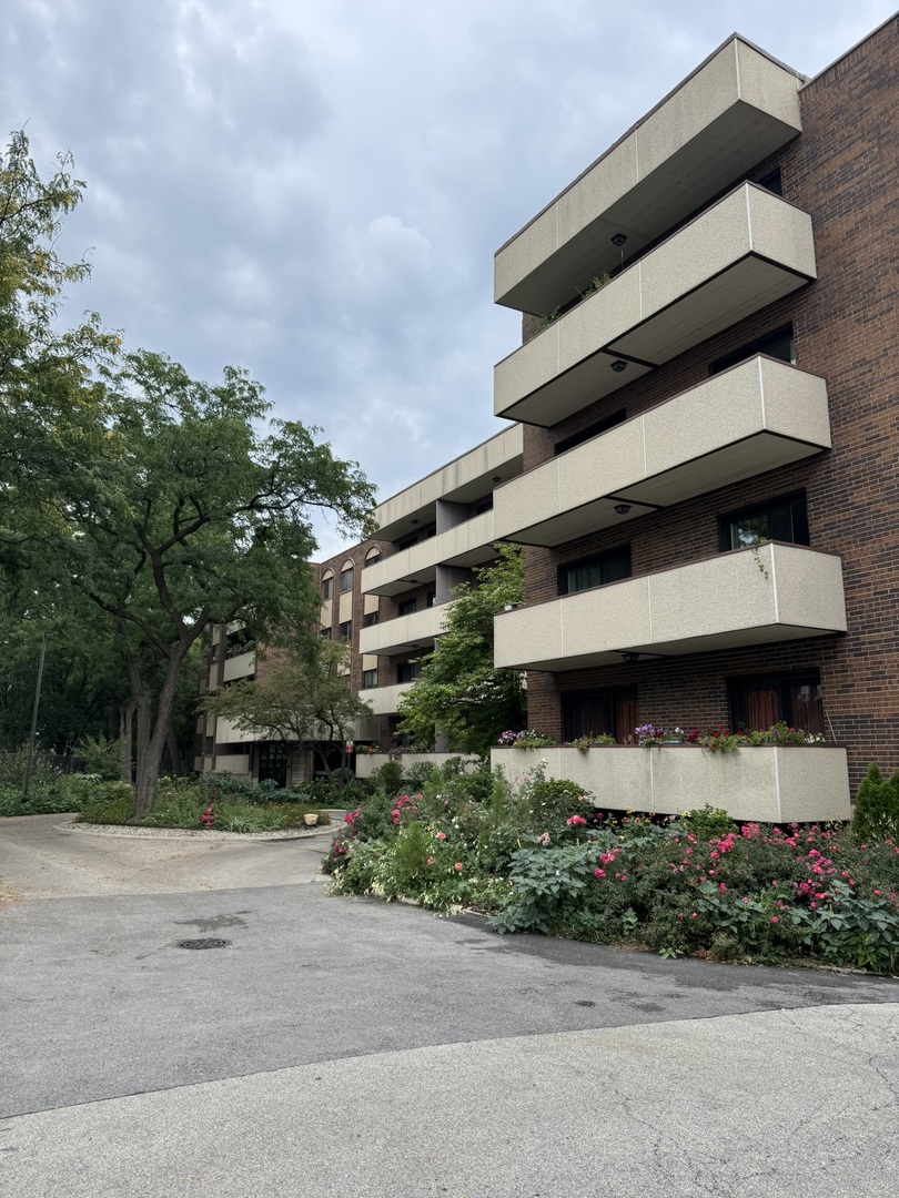 front view of house with a yard