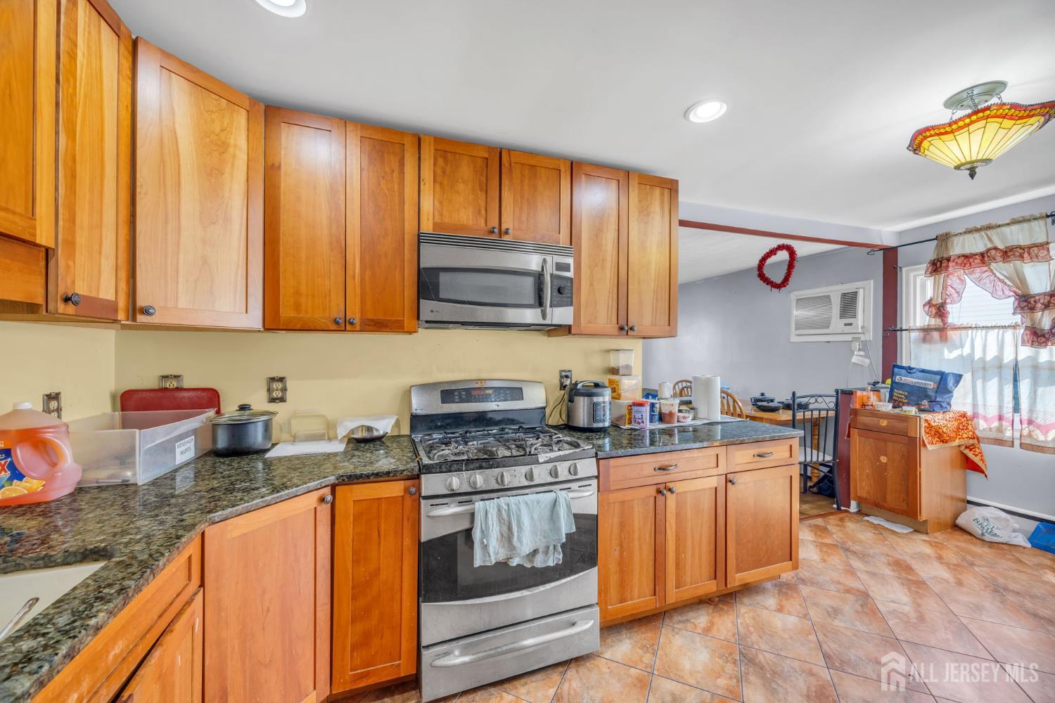 22 Westbury Road Iselin, NJ 08830 - Photo 5 of 17