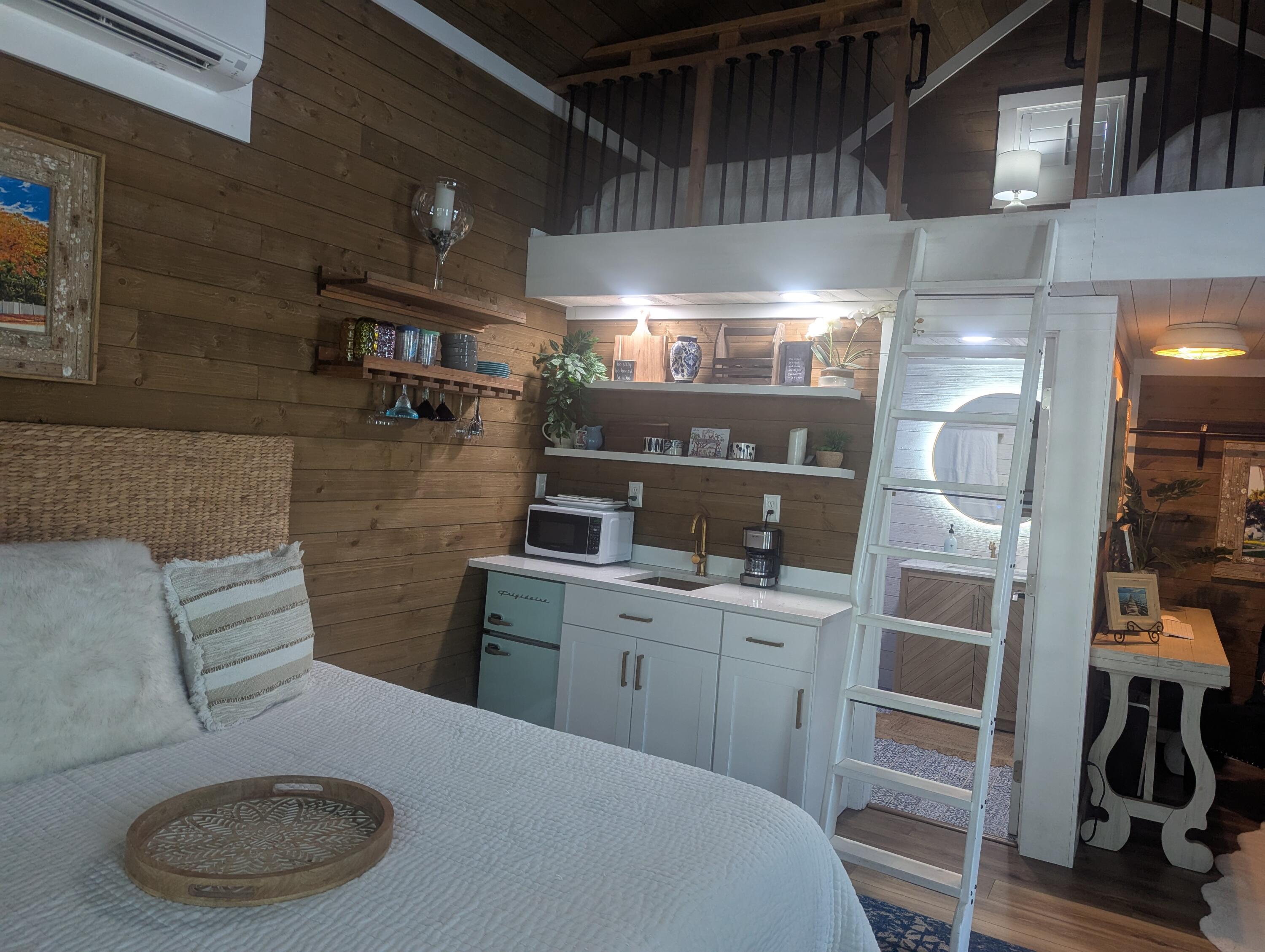1523 Seminary Street Key West, FL 33040 - Photo 2 of 8 8dc3630c-75ab-4949-af2e-b62054316d0e-1_a