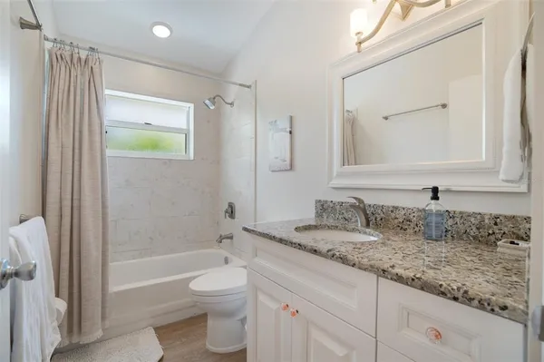 $1,800,000 | 2051 Roselawn Street, Sarasota, FL 34231