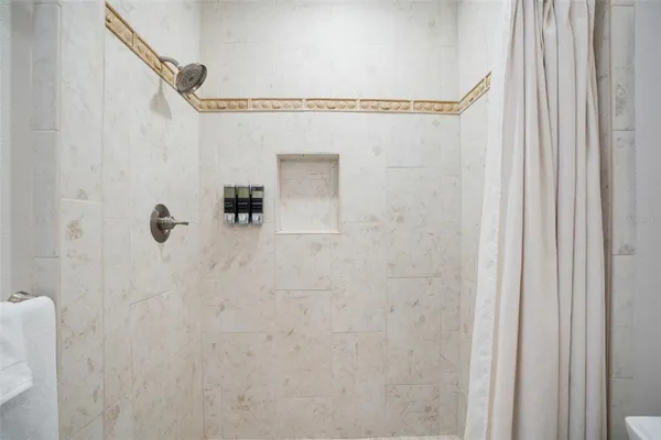 $1,800,000 | 2051 Roselawn Street, Sarasota, FL 34231