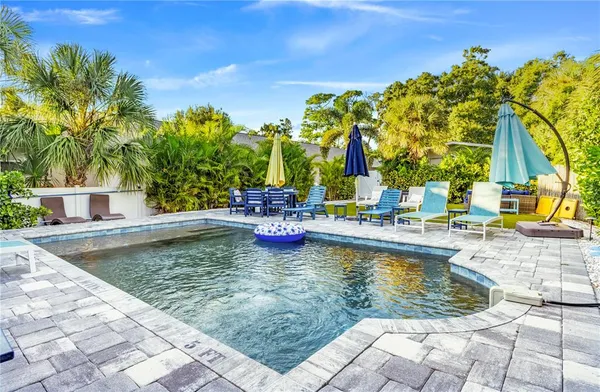$1,800,000 | 2051 Roselawn Street, Sarasota, FL 34231