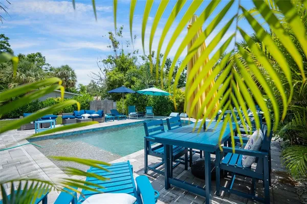 $1,800,000 | 2051 Roselawn Street, Sarasota, FL 34231