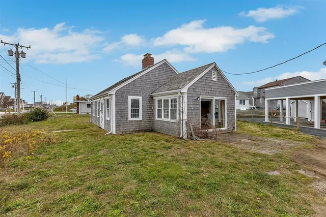 $899,000 | 2 Freeman Avenue, Sandwich, MA 02563