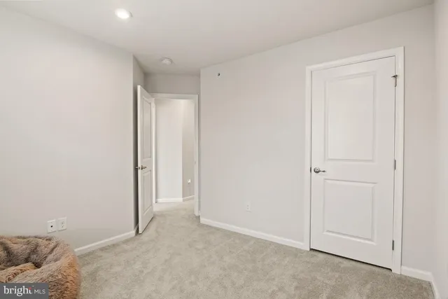 a view of livingroom with furniture