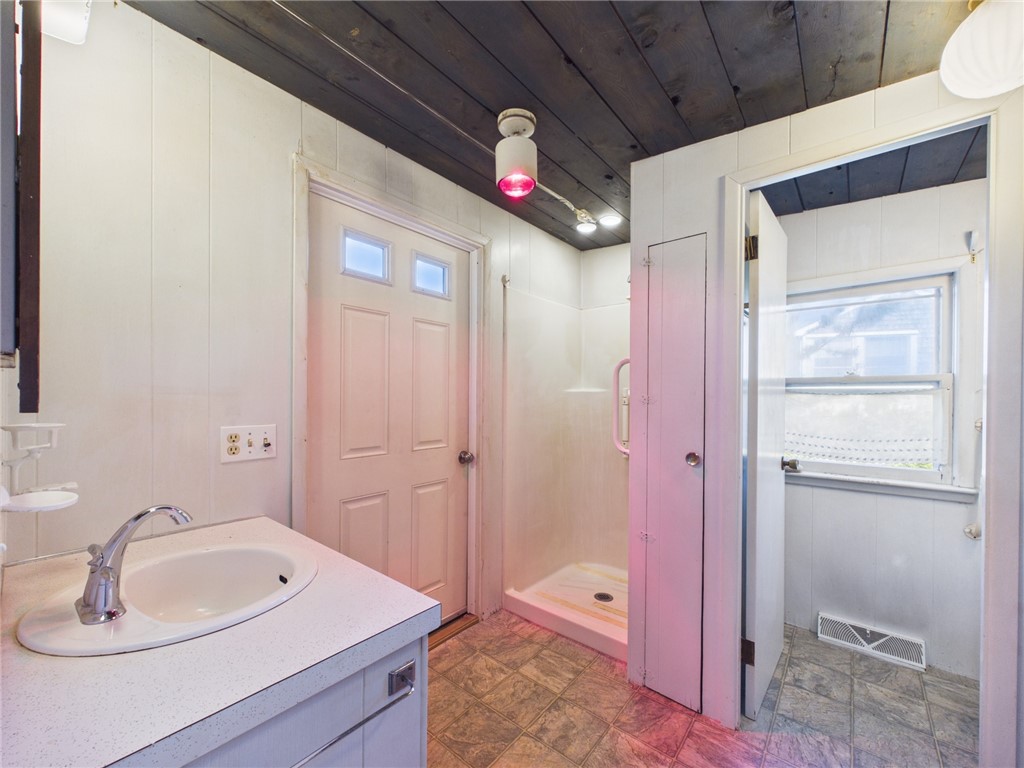 1127 Succotash Road Narragansett, RI 02879 - Photo 27 of 48
