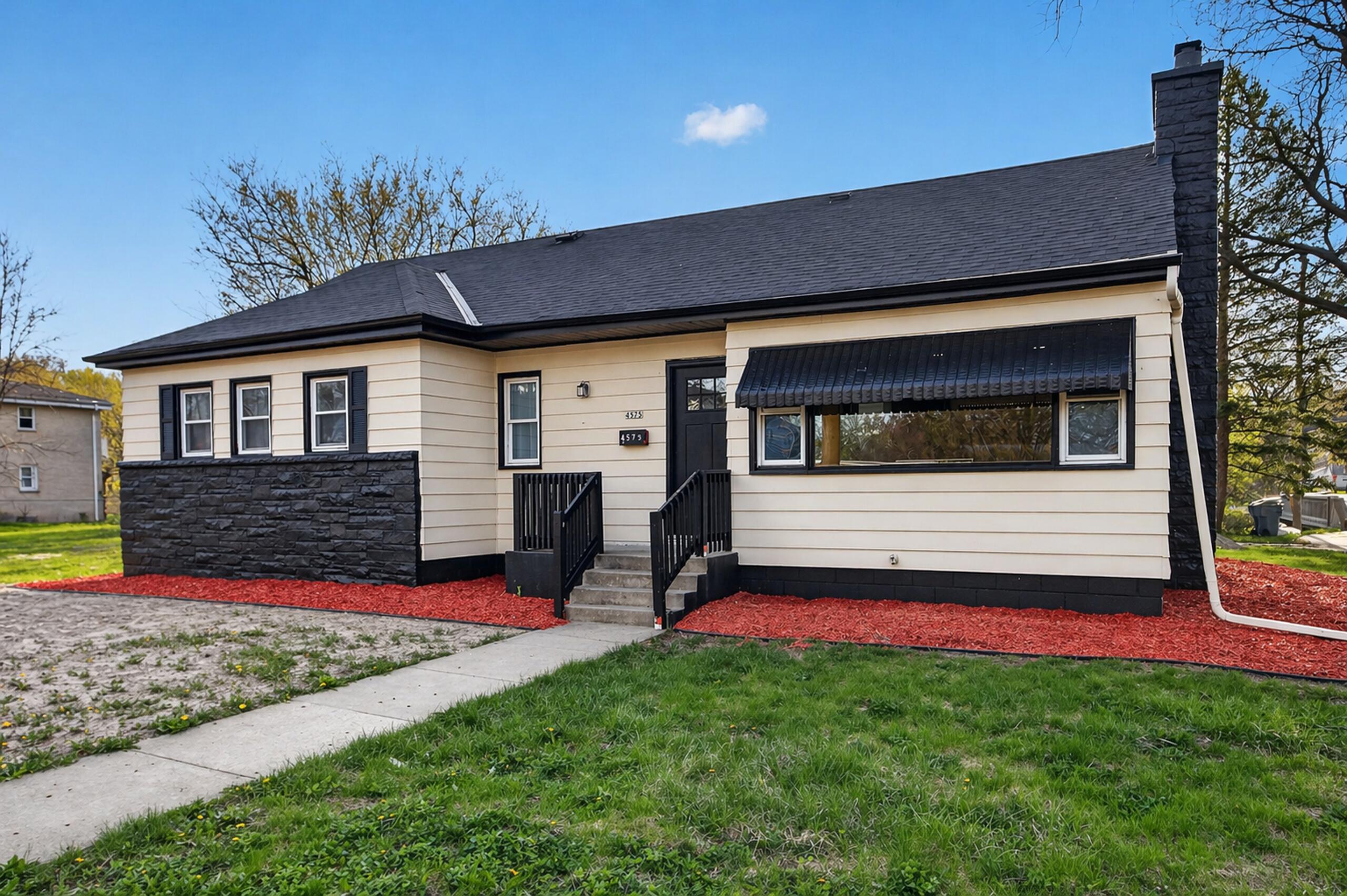 4575 North 46th Street Milwaukee, WI 53218 - Photo 25 of 28 FRONT VIEW