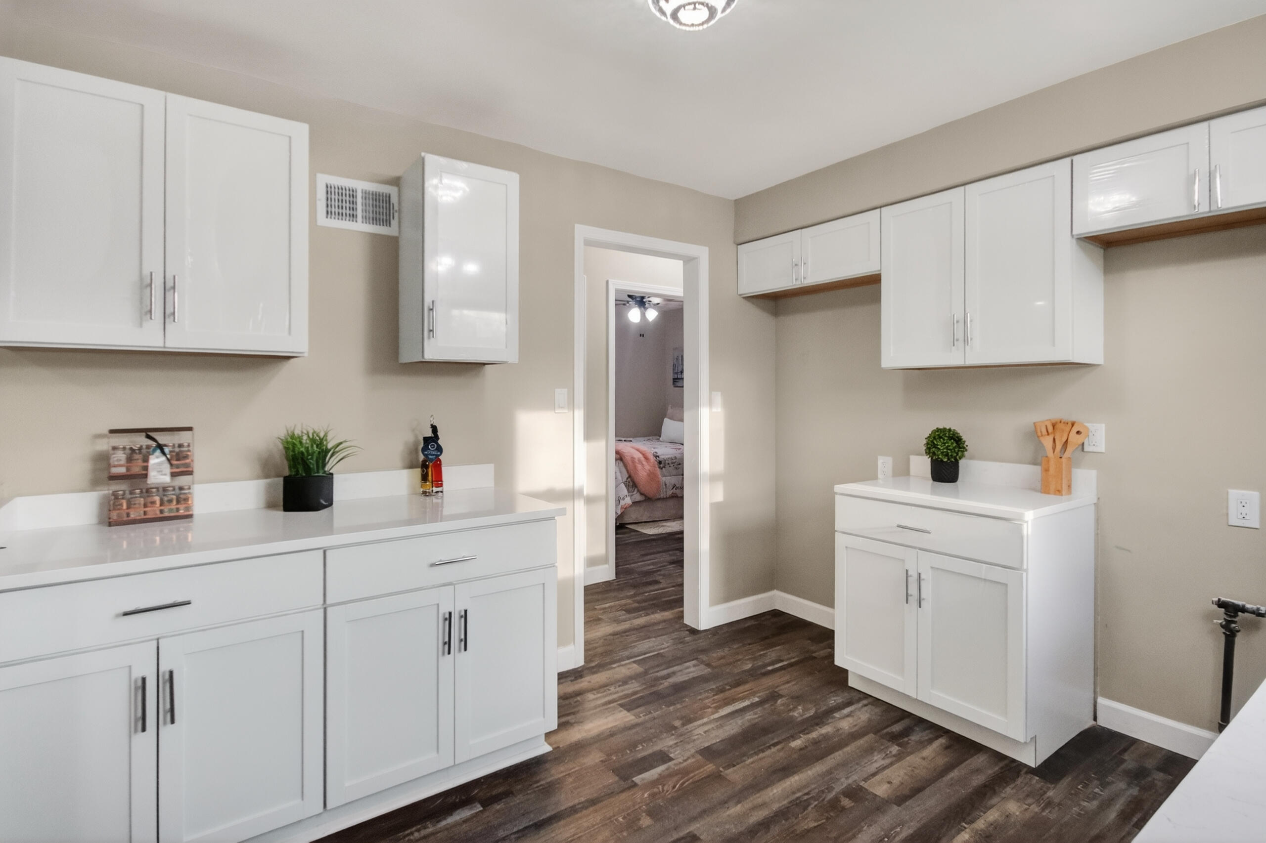 4575 North 46th Street Milwaukee, WI 53218 - Photo 7 of 28 KITCHEN