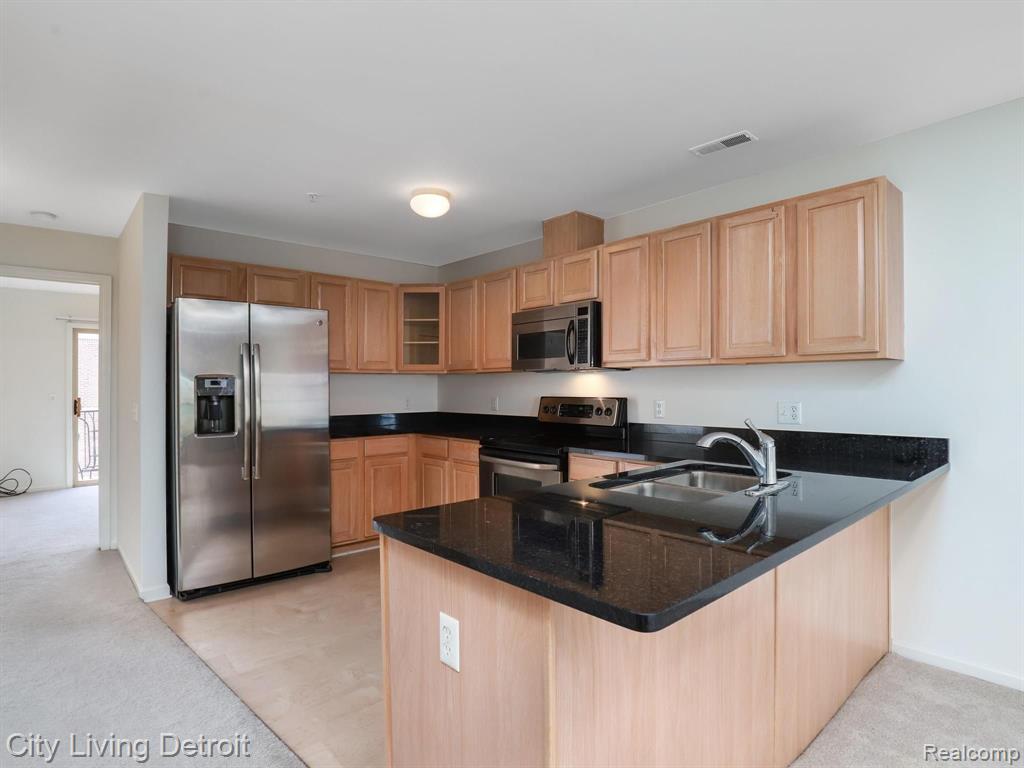 2545 John R Street Detroit, MI 48201 - Photo 5 of 37