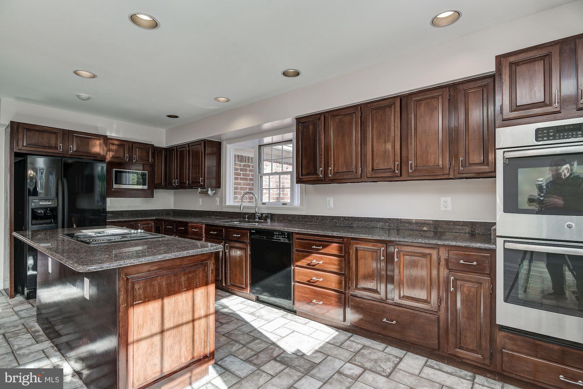 12405 Rivers Edge Drive Potomac, MD 20854 - Photo 17 of 67